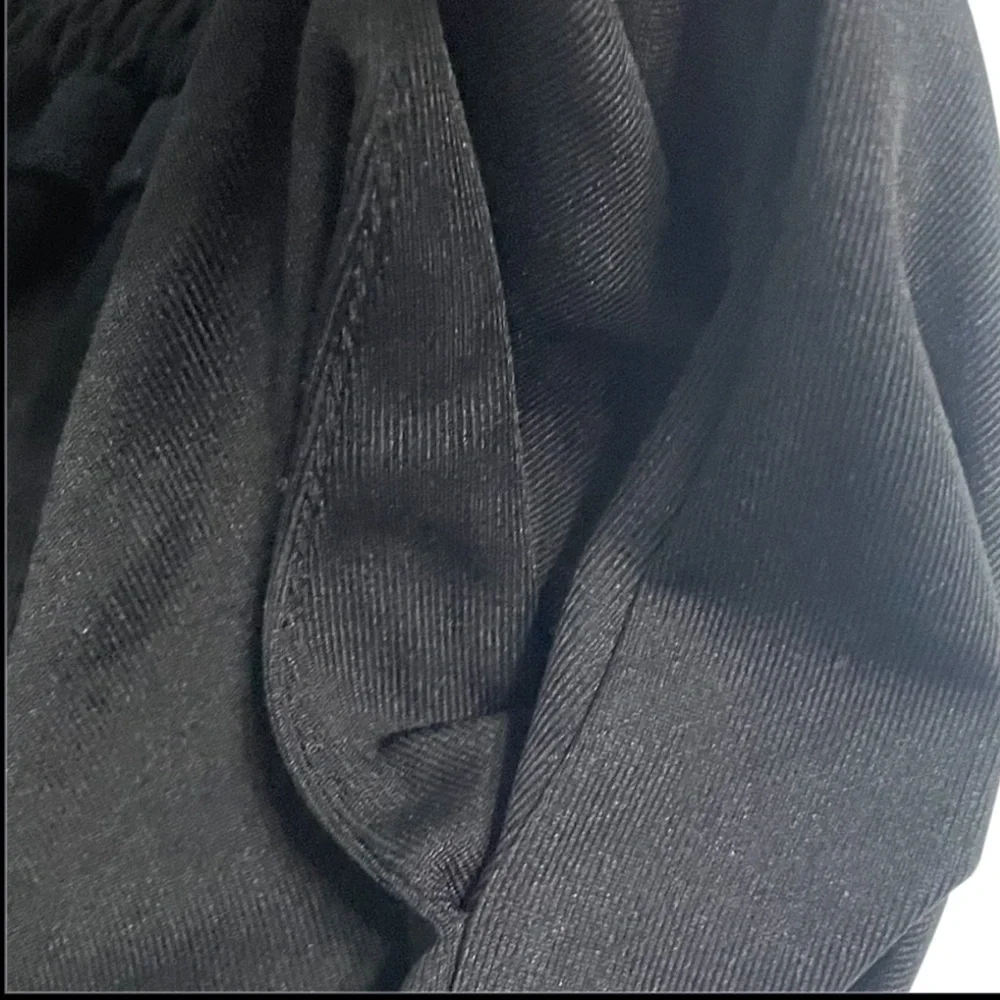 Black Sleeveless Romper - Picture 6 of 11